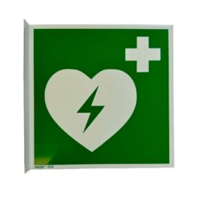 Plaque de signalisation photoluminescente de haute intensité lumineuse pour signaler l'emplacement d'un défibrillateur. Plaque recto verso de 200 x 200 mm, taillée dans l’aluminium. Fixation murale en applique. Logotype normalisé ISO 7010.
