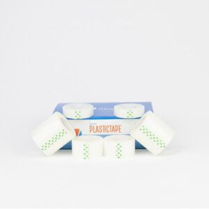 Fixation bandage  pour gaze, pansements, autres bandes, tubes, cathéters, sondes et canules. Plastic Tape Adhésif Fixation bandage  pour gaze, pansements, autres bandes, tubes, cathéters, sondes et canules. Sans latex, hypoallergénique, perméable à la vapeur d'eau, haute résistance, se déchire à la main.